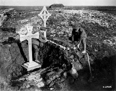 Battlefied grave of L/Sgt Ellis Sifton who was posthumously awarded the Victoria Cross for conspicious gallantry in action at Vimy Ridge in April 1917.  Courtesy of Library and Archives Canada, PA 2415.